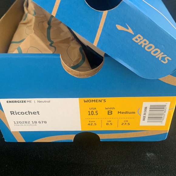 Brooks women shoes. Size 10.5, new , comfy. Pink/silver/black. They’re a steal. - Picture 4 of 11